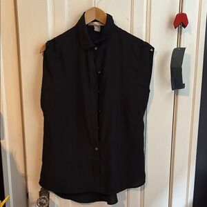 Forever 21 Black Sleeveless Blouse